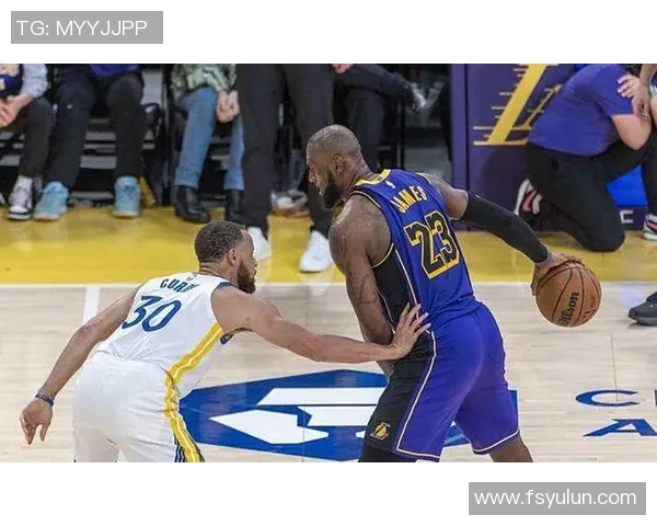 湖人詹姆斯回骑士退役传闻引爆联盟！勇士队有意詹库联手，骑士队短期合同成焦点